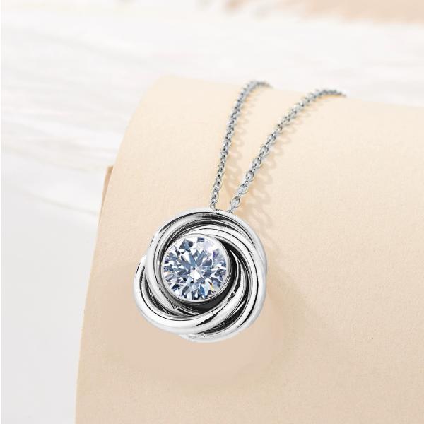 Lab Grown Diamond Flower Necklace in 18K White Gold
